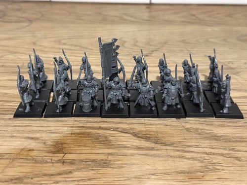 Bretonnia peasant bowmen - peasant,