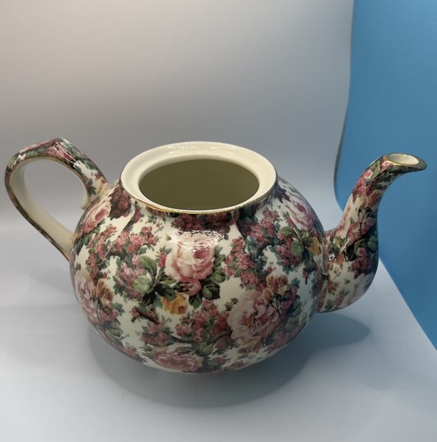 Teapot with missing lid - teapot,