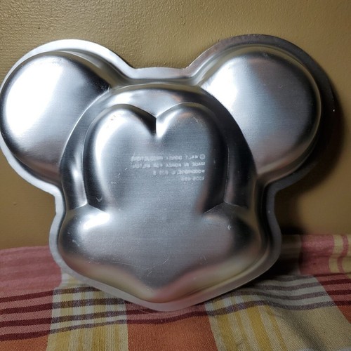 Wilton 8in mickey mouse cake - 8in,