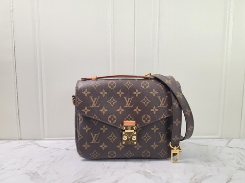 Authentic louis vuitton - louis,