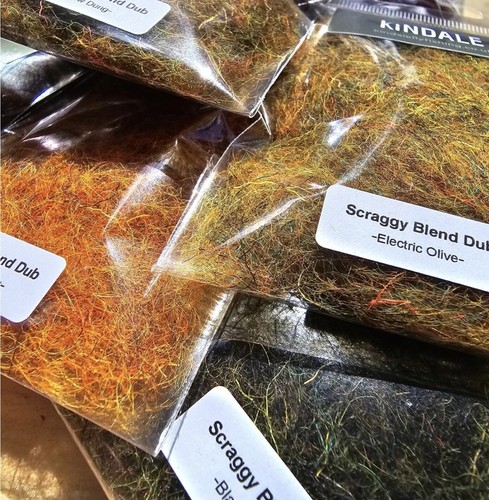 Scraggy blend dubbing fly - blend,