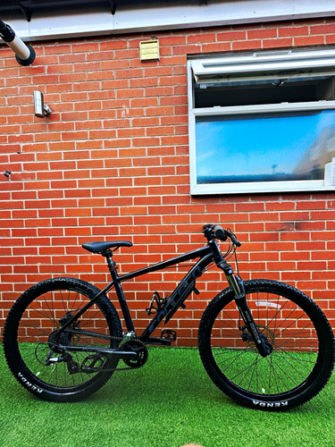 Carrera vengance mountain bike