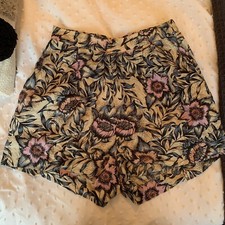 Ladies H&M Cream Floral Shorts Size 6 - great condition!