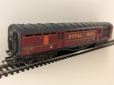 Hornby OO Gauge LMS Operating Royal Mail Coach M30250M – Needs a Clean