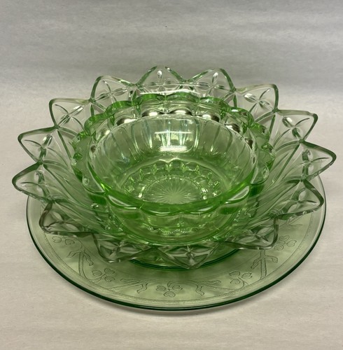 Art deco green pressed glass - pressed,