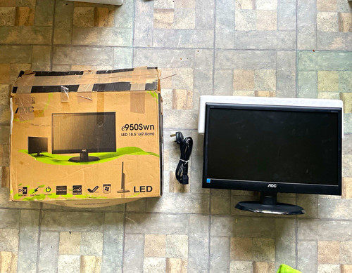 Aoc e950swn 5in - 18.5in, monitor