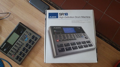 Alesis sr18 drum machine - drum, with