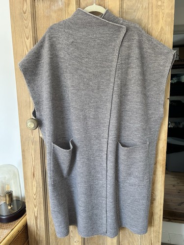 Poetry 100 wool - 100%, asymmetric