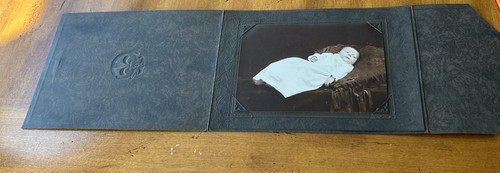 Post mortem vintage antique - post,