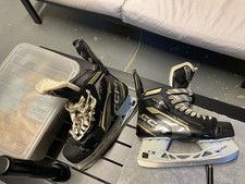 ice hockey boots, excellent