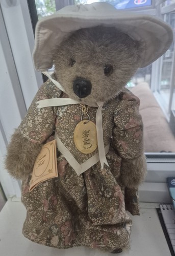 Vintage little folk bear - folk,