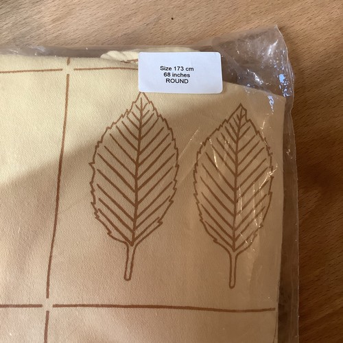 Beige leaf tablecloth - beige,