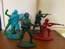 5 x Solider figures Military Model Figurines Collectable