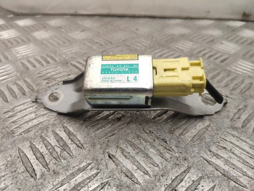 Toyota prius hatchback rear - toyota,
