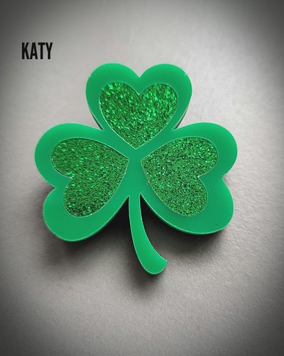 Large shamrock green clover - green,