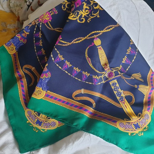 Vtg 80s scarf - the,