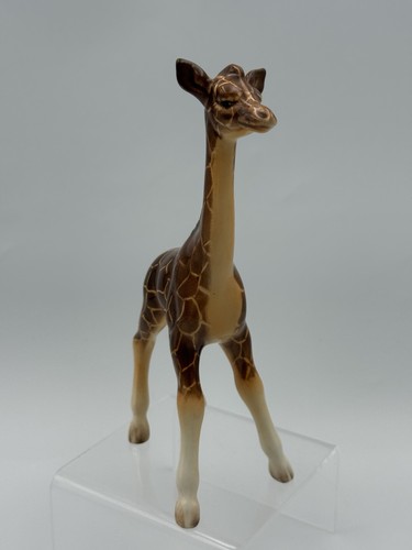 Beswick baby giraffe - baby, 18cm