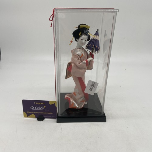 Japanese geisha figurine - geisha,