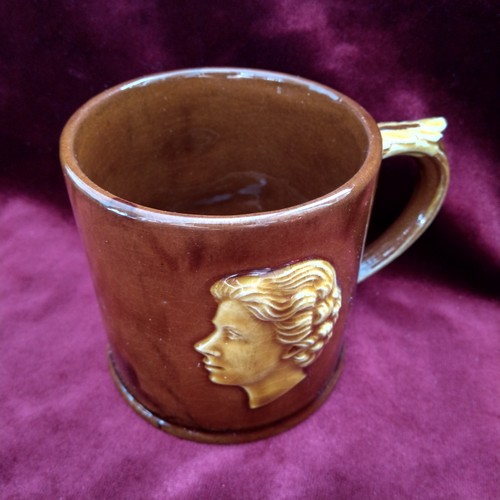 Queen elizabeth commemorative - elizabeth,