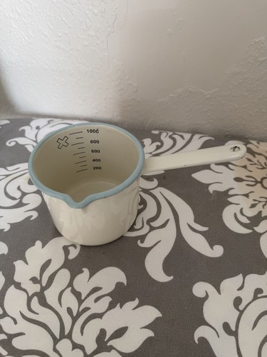 Cream enamel milk - enamel, milk/saucepan