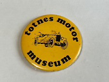 VINTAGE TOTNES MOTOR MUSEUM PIN BADGE