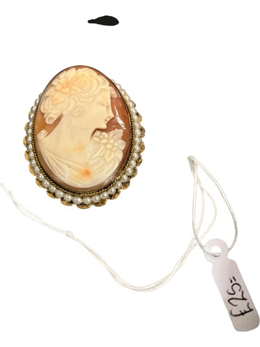 Vintage cameo brooch - vintage,