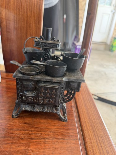 Vintage aaa queen cast iron - queen,