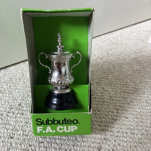 Subbuteo cup 1982 ref - fa,