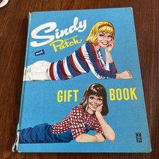 Sindy & That Rascal Patch Gift Book. Young World Publishing. 1966.