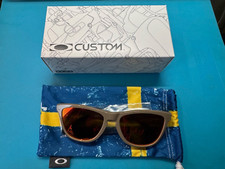 BNIB OAKLEY FROGSKINS CUSTOM