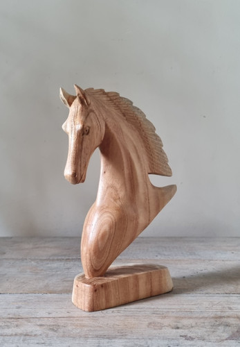 Horse head sculpture - head, sculpture/hand
