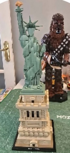 Lego architecture 21042 statue - lego,