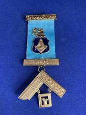 RARER VINTAGE MASONIC PAST MASTERS JEWEL.  LODGE OF HARMONY no.275.   (76A).