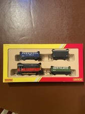 Hornby R2669 Train Pack Class 08 Loco and Wagons 00-Gauge