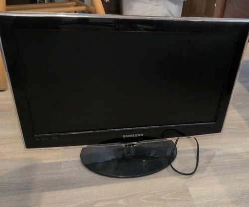 Samsung lcd flatscreen - hd,