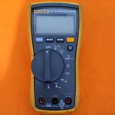  Fluke 115 True RMS Multimeter