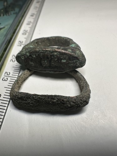 Lot two ancient roman rings - lot,