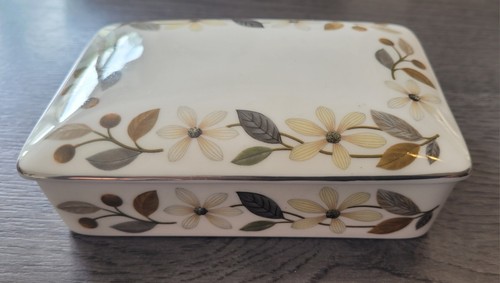 Wedgewood beaconsfield trinket - wedgewood,