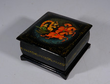 Vintage Russian Lacquer Trinket Box Sledge Scene Hand Painted 6cm x 6cm