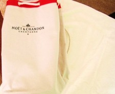 Moet chandon champagne - chandon,