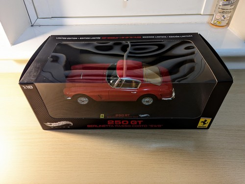 Hot wheels elite ferrari - hot,