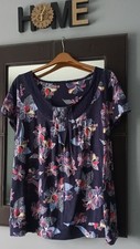 Womens Navy Floral Gypsy Style Top Size 22- 24 Flattering Top Lovely With Jeans