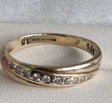 Ladies 9ct Gold Gem Set Band