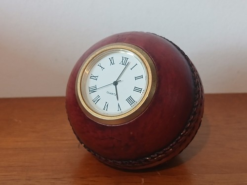 Cricket ball analogue clock - analogue,