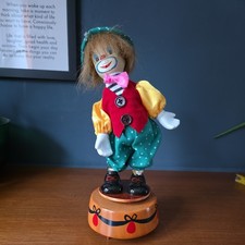 Vintage Musical Porcelain Wind