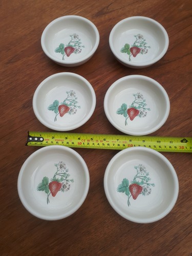 Purbeck pottery strawberry - pottery, (strawberry