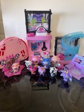 Zoobles Bundle:  Mansion, Dance Studio, Storage Case - Happitat Play Set & Figur