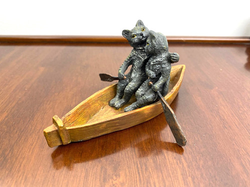 Bronze sculptur cats in - bronze,
