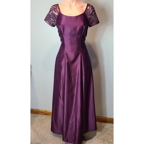 Vintage gilded lace gown - gilded,