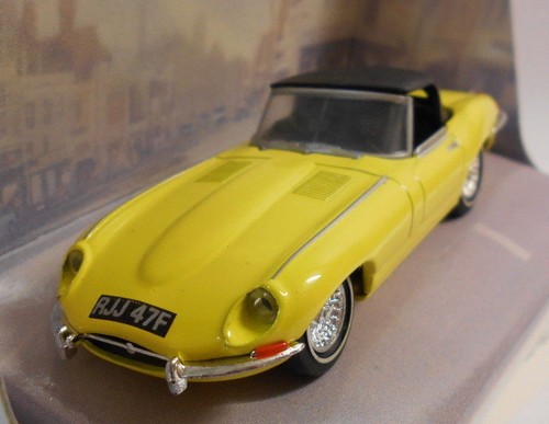 Dinky scale diecast - 1/43,
